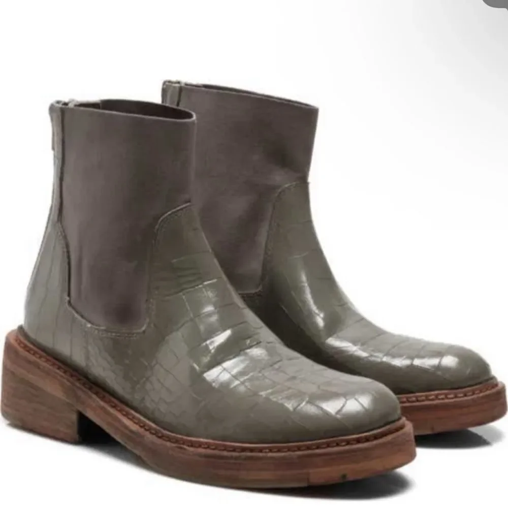 Free People Arlo Santa Fe Chelsea Boots NWOB